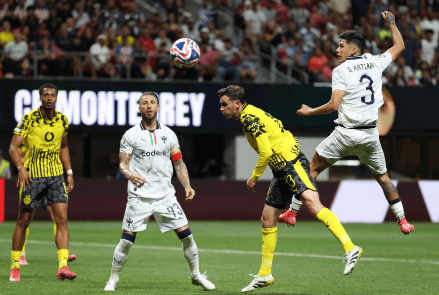 爱游戏-比利亚雷亚尔发布备战花絮,赛后更衣室发声,欧联任务艰巨,赛季目标并未改变的简单介绍